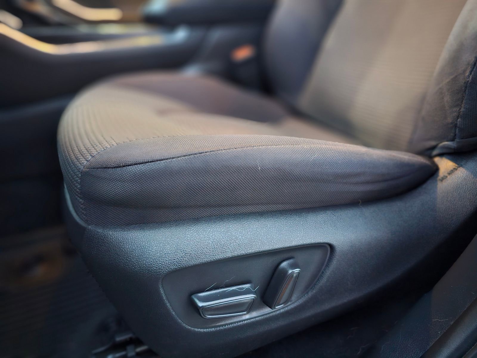 Used 2021 Toyota Highlander LE image 19