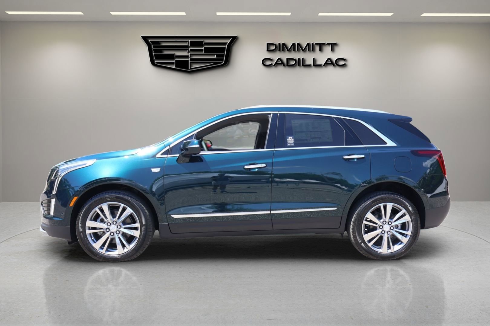 New 2026 Cadillac XT5 Premium Luxury w/ Driver Assist Package AWD/4WD image 2