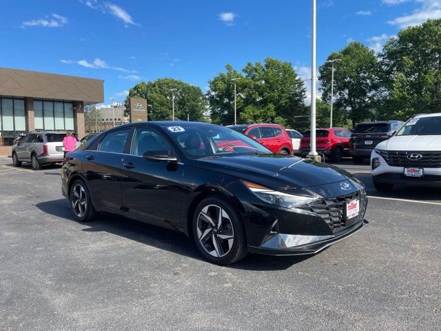 Used 2023 Hyundai Elantra Limited FWD image 2