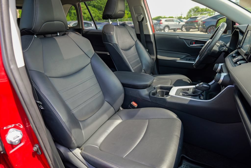 Used 2019 Toyota RAV4 XLE Premium w/ All Weather Liner Package AWD/4WD image 36