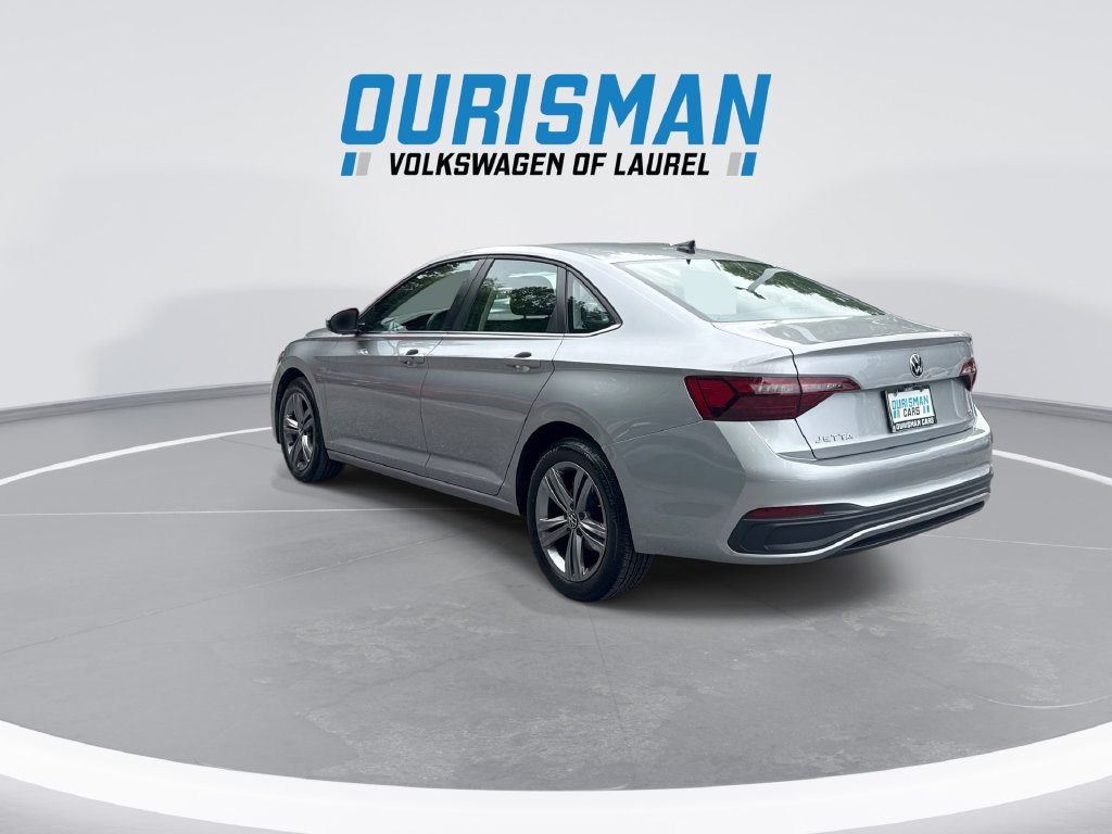 Used 2023 Volkswagen Jetta SE FWD image 6