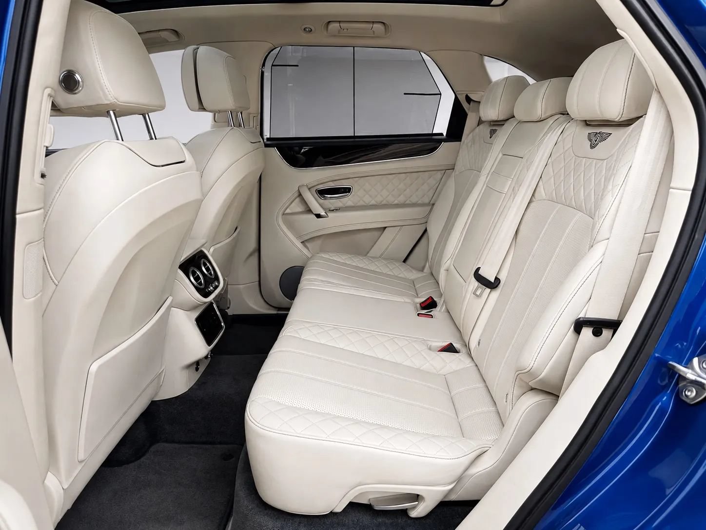 Used 2017 Bentley Bentayga AWD/4WD image 21