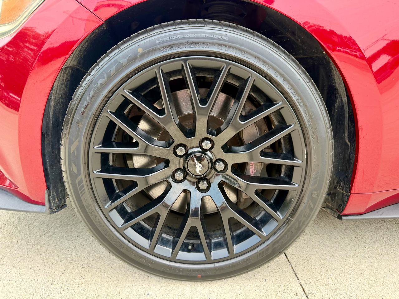 Used 2017 Ford Mustang GT w/ GT Performance Package RWD image 29