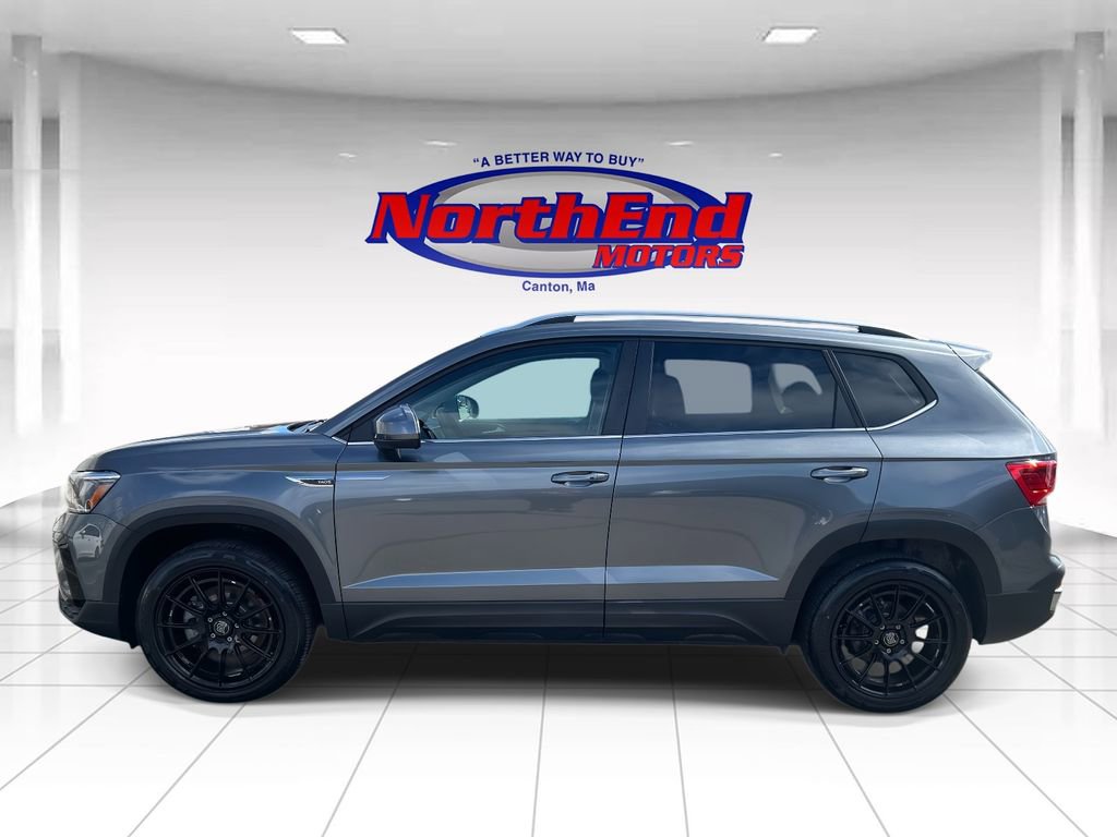 Used 2024 Volkswagen Taos SE image 6