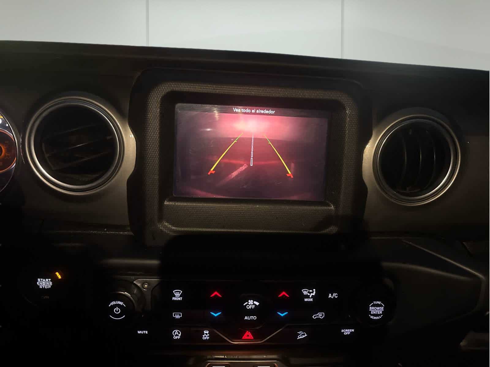 Used 2020 Jeep Wrangler Unlimited Sahara image 34