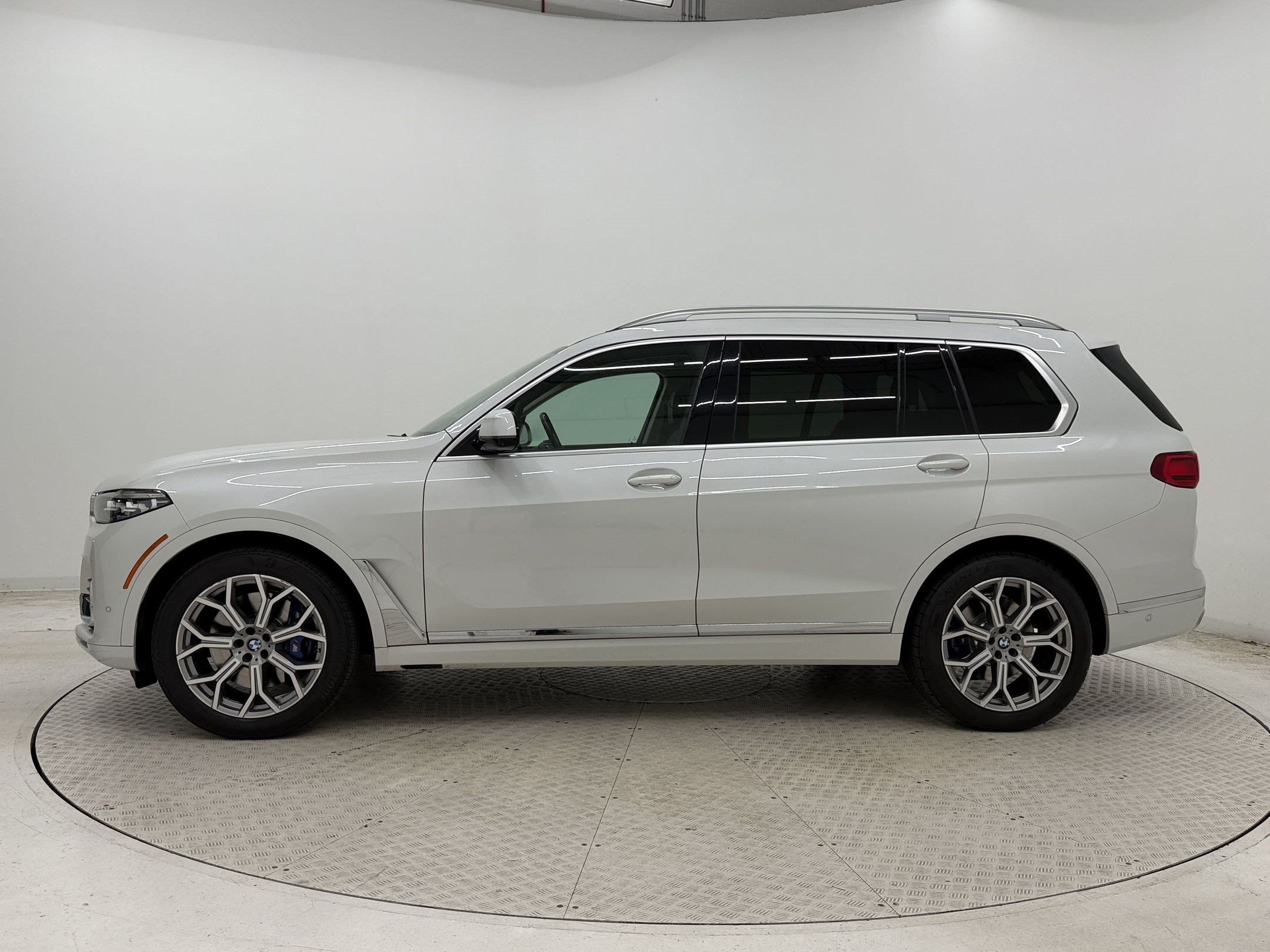 Used 2020 BMW X7 xDrive40i w/ Premium Package AWD/4WD image 2