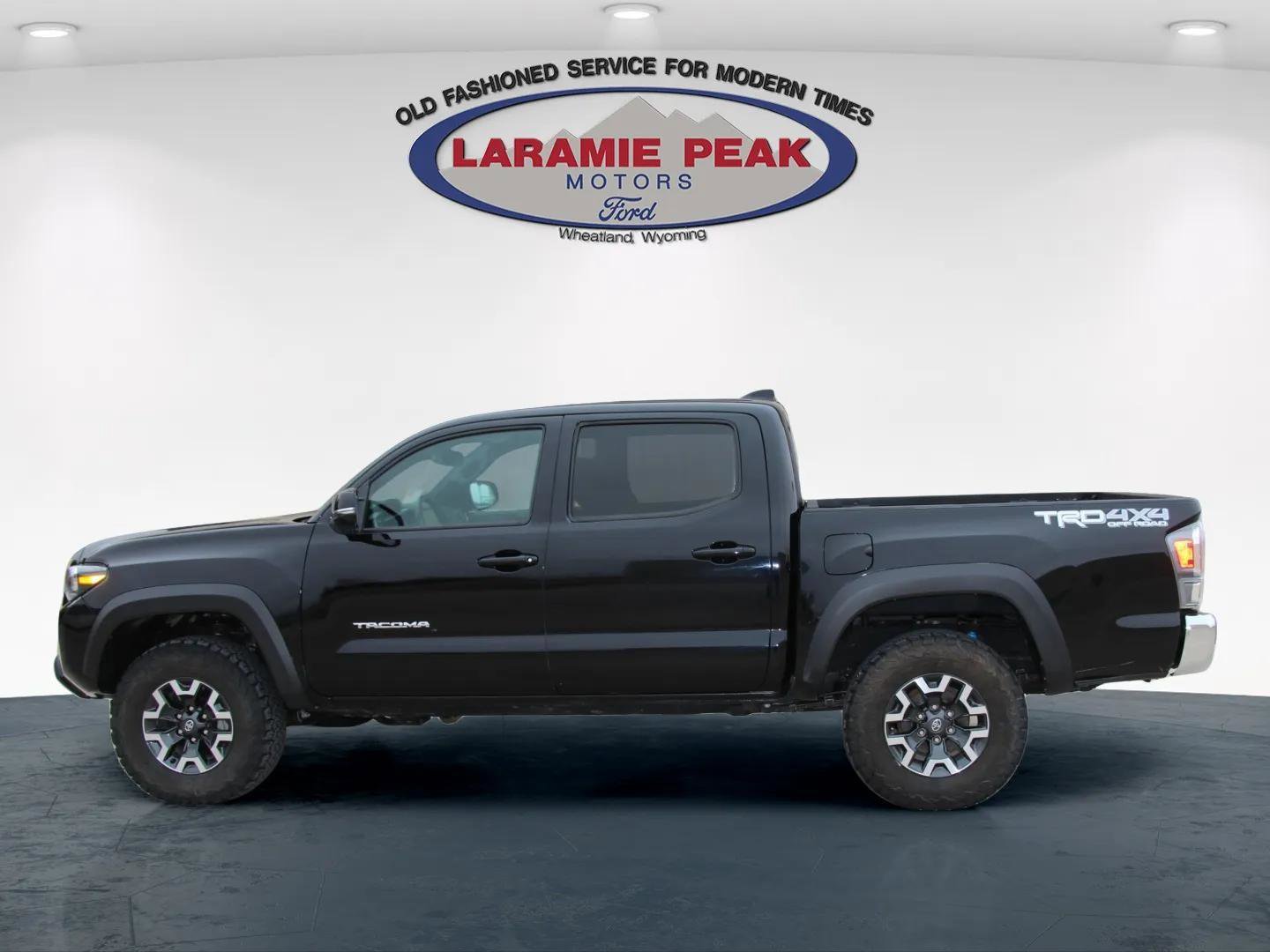 Used 2022 Toyota Tacoma TRD Off-Road image 8