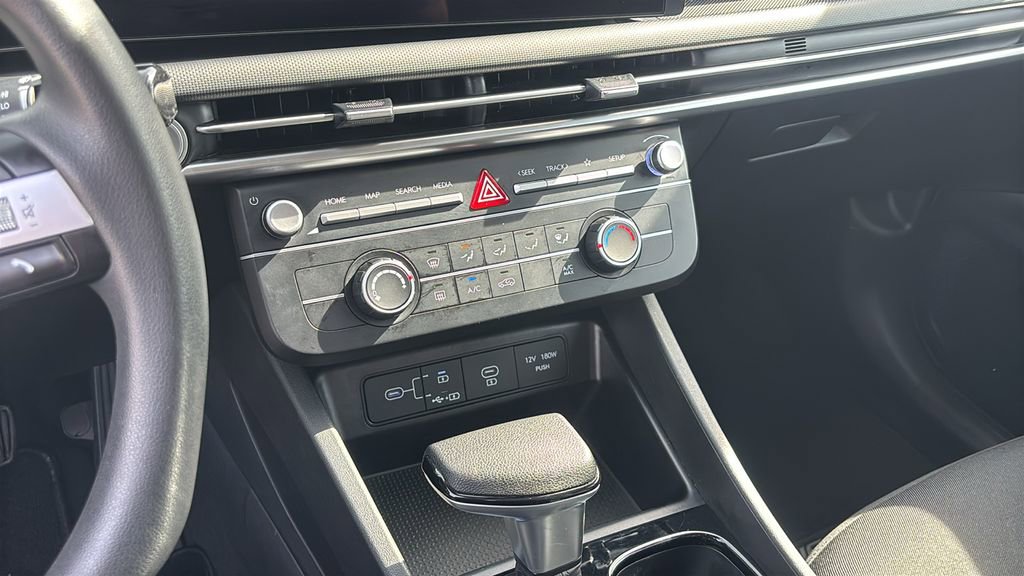 Used 2025 Hyundai Tucson SE image 20