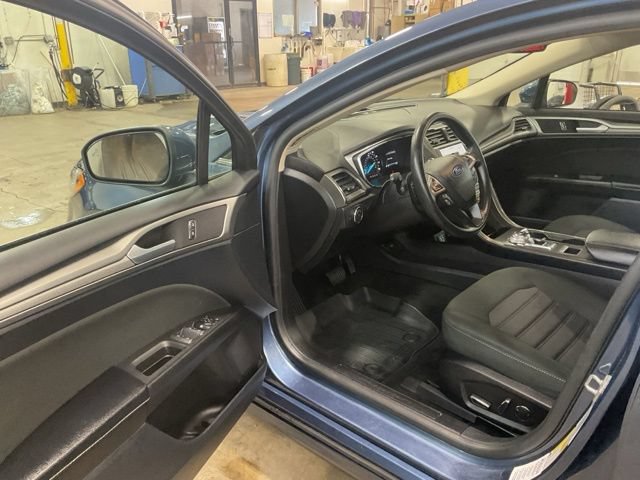 Used 2019 Ford Fusion SE AWD/4WD image 18