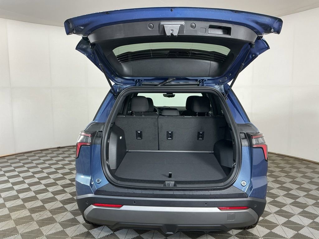 New 2026 Chevrolet Equinox LT w/ Safety and Technology Package AWD/4WD image 9