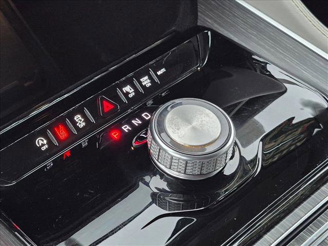 Used 2024 Jeep Wagoneer L Series II RWD image 9