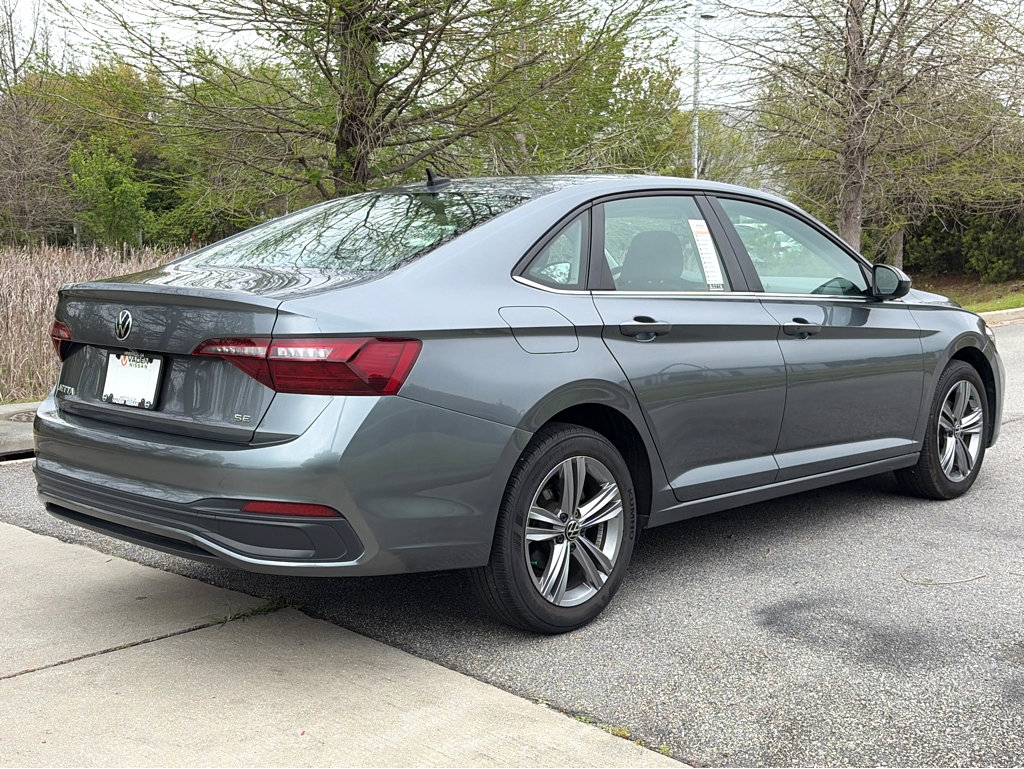 Used 2024 Volkswagen Jetta SE image 24