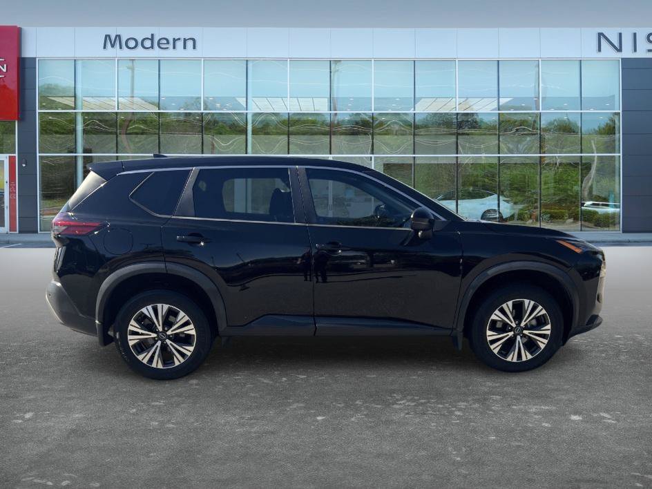 Used 2022 Nissan Rogue SV FWD image 4