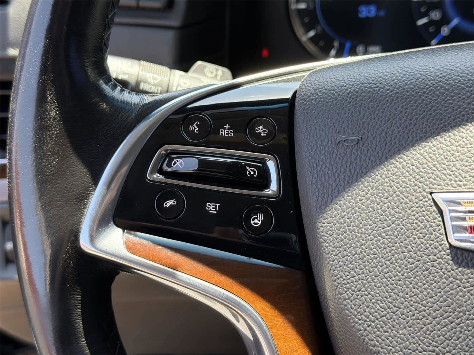 Used 2020 Cadillac Escalade ESV Luxury RWD image 34