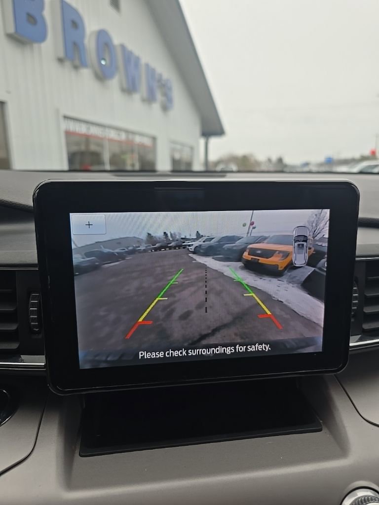 Used 2023 Ford Explorer XLT w/ Equipment Group 202A image 21