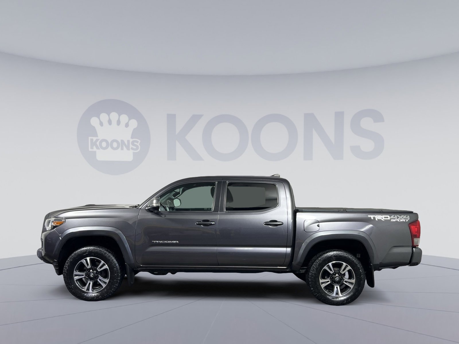 Used 2017 Toyota Tacoma TRD Sport image 2