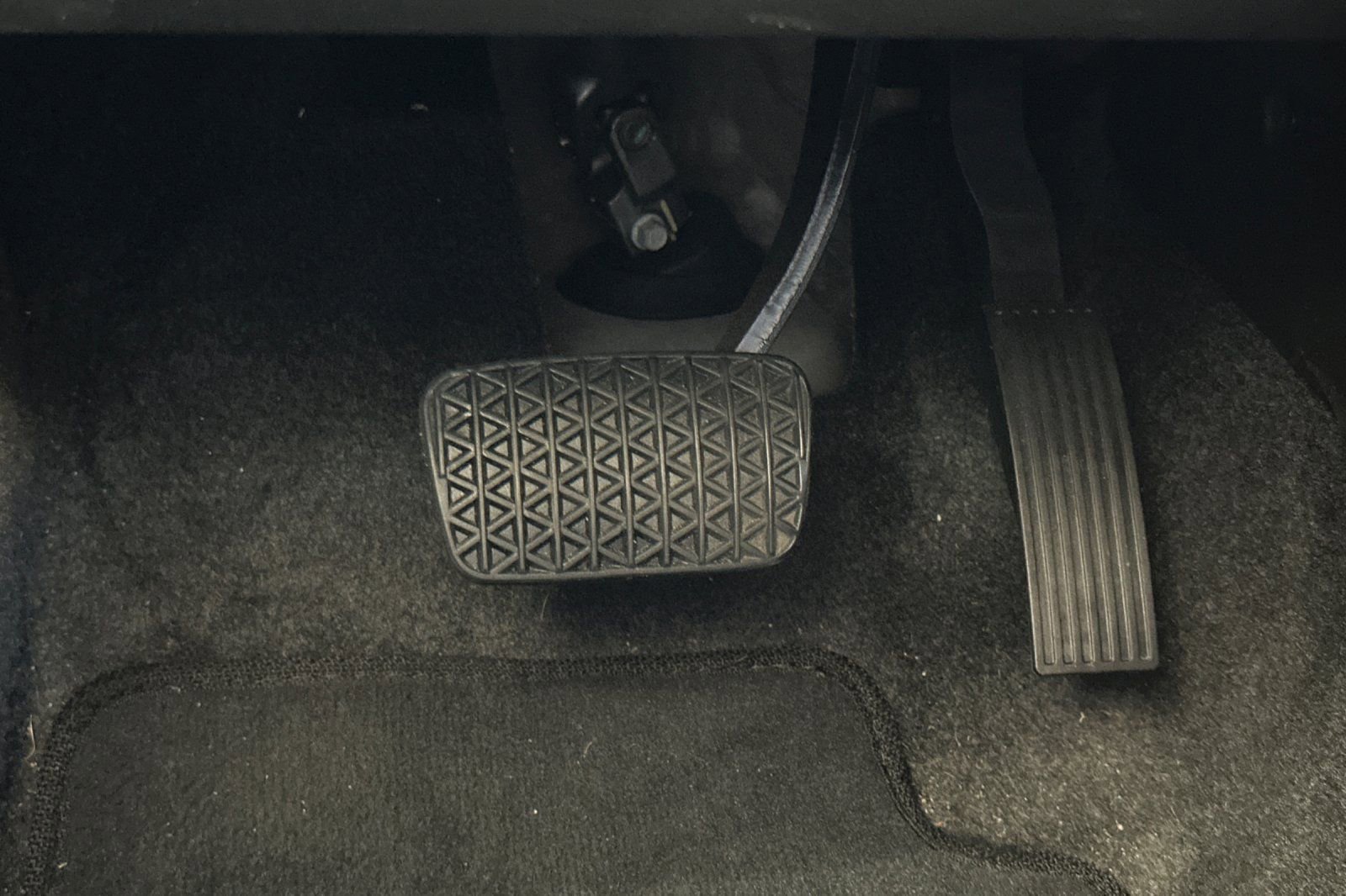 Used 2025 Chevrolet Trax RS w/ Sunroof Package image 40