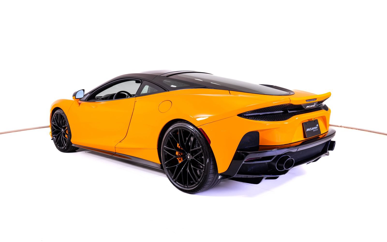 Used 2023 McLaren GT RWD image 3