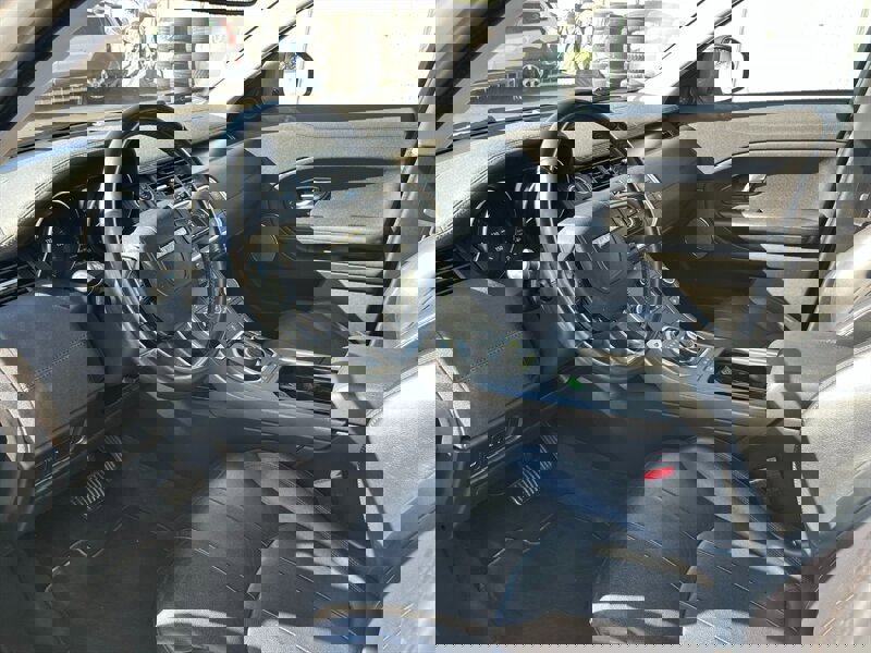 Used 2018 Land Rover Range Rover Evoque SE image 17