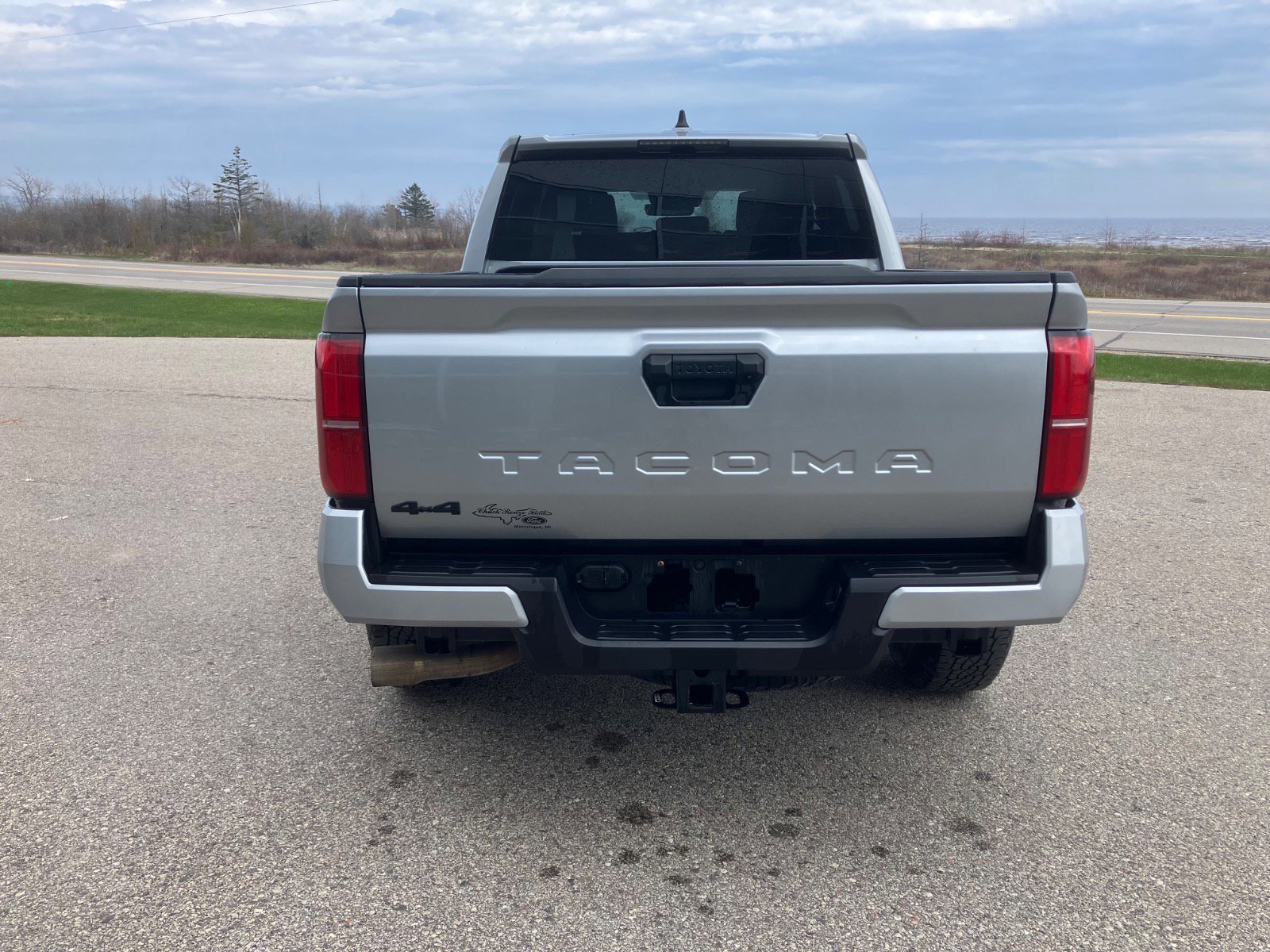 Used 2025 Toyota Tacoma TRD Off-Road AWD/4WD image 4