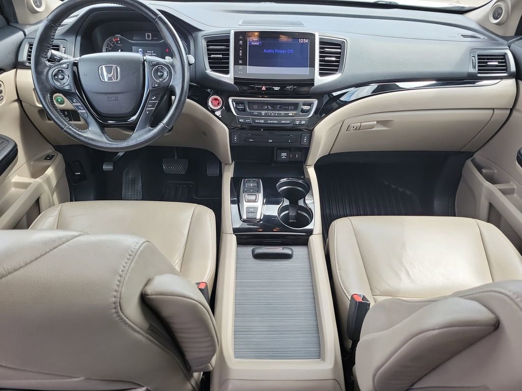 Used 2017 Honda Pilot Touring image 17
