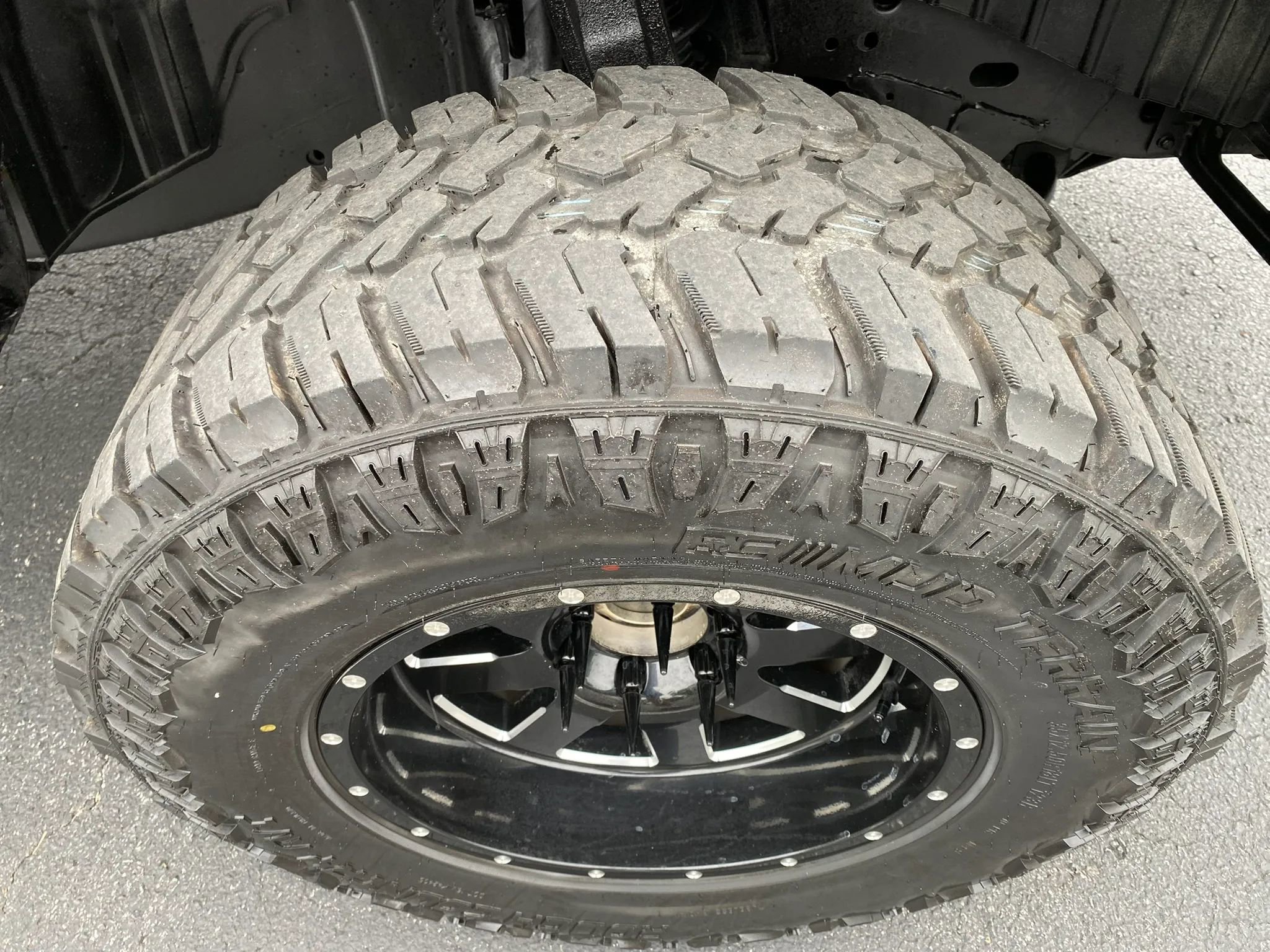 Used 2018 Nissan Titan PRO-4X w/ Pro-4x Convenience Package AWD/4WD image 12