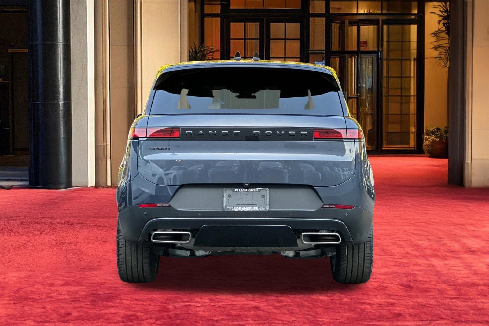 Used 2025 Land Rover Range Rover Sport SE image 11