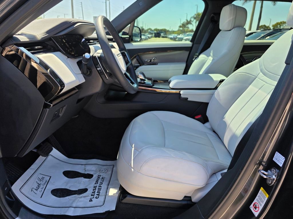 Used 2025 Land Rover Range Rover Sport SE image 23