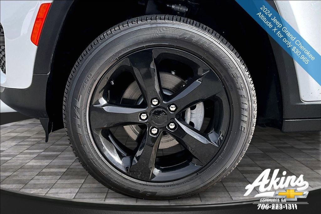 Used 2024 Jeep Grand Cherokee Altitude image 22