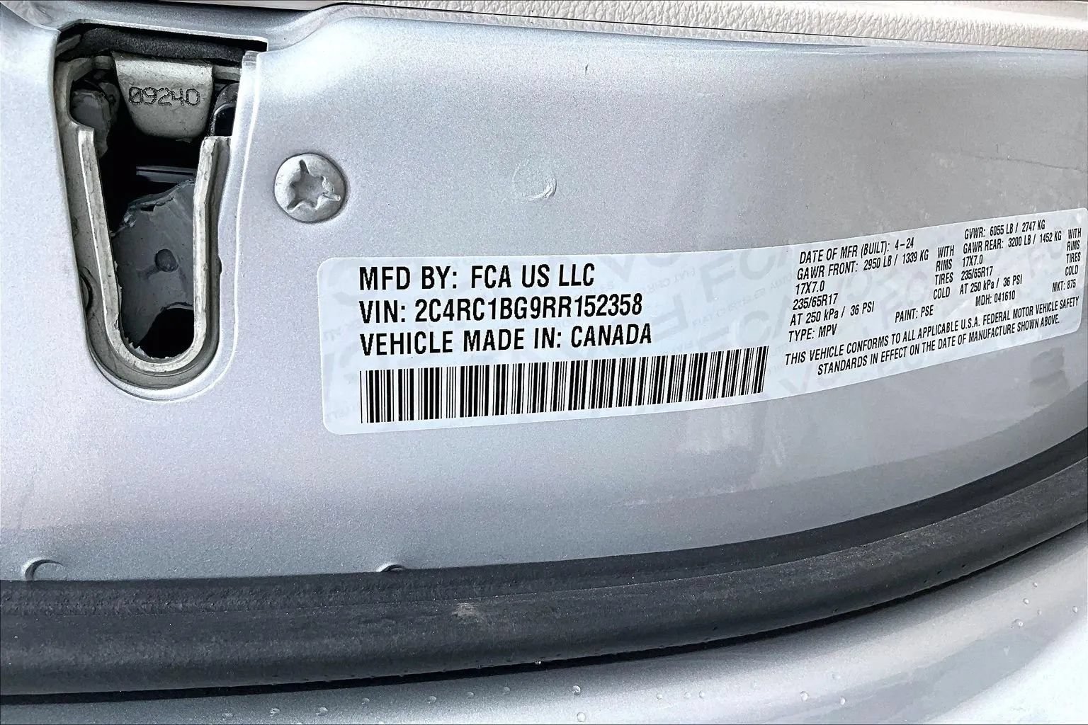 Used 2024 Chrysler Pacifica Touring-L FWD image 18