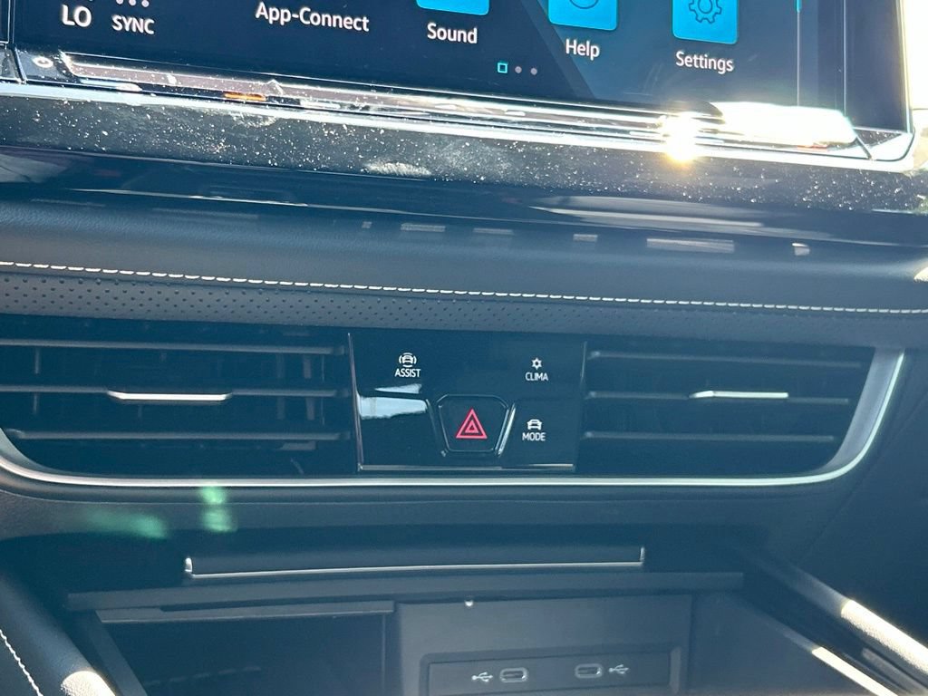 New 2026 Volkswagen Atlas Cross Sport SE FWD image 34