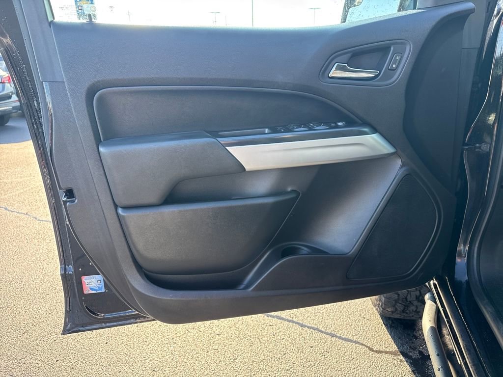 Used 2019 Chevrolet Colorado ZR2 w/ ZR2 Midnight Special Edition image 12