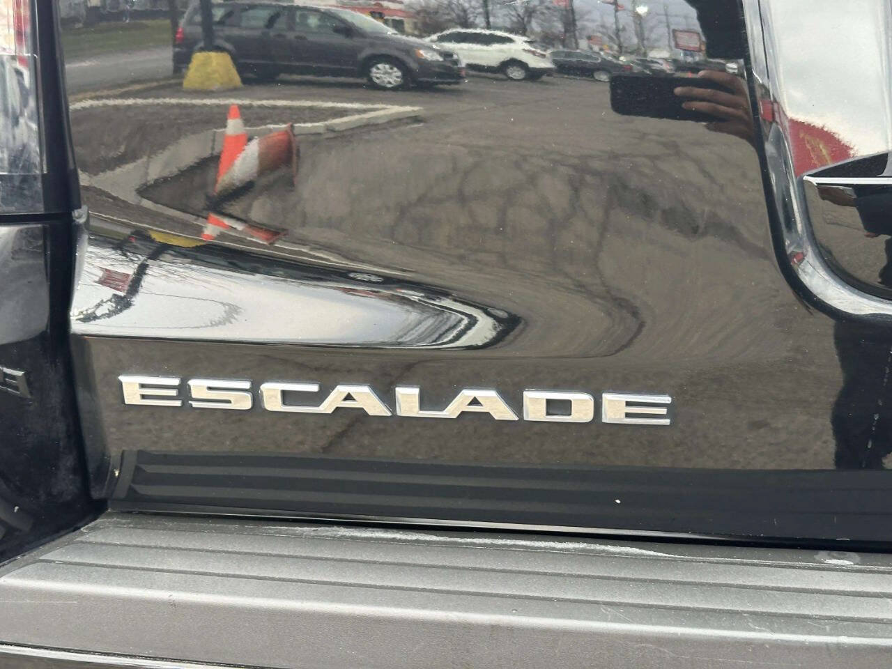 Used 2016 Cadillac Escalade ESV Luxury AWD/4WD image 40
