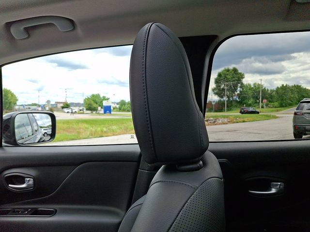 Used 2023 Jeep Renegade Limited w/ Sun/Sound Group AWD/4WD image 17