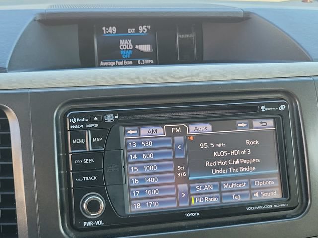 Used 2014 Toyota Sienna XLE FWD image 9