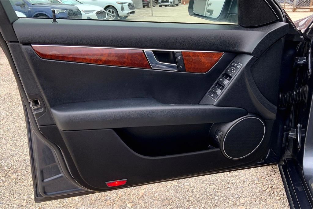 Used 2008 Mercedes-Benz C 300 Sedan image 22