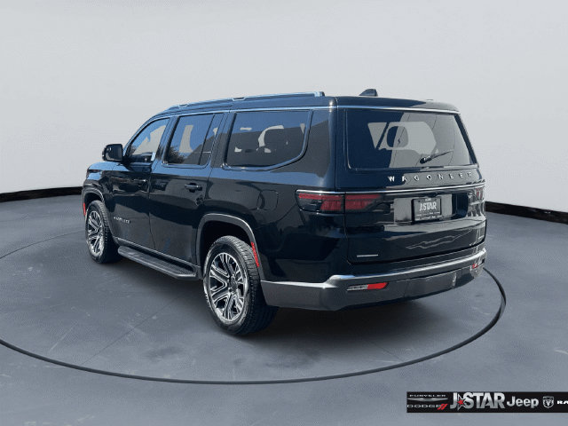 Used 2022 Jeep Wagoneer Series III AWD/4WD image 7