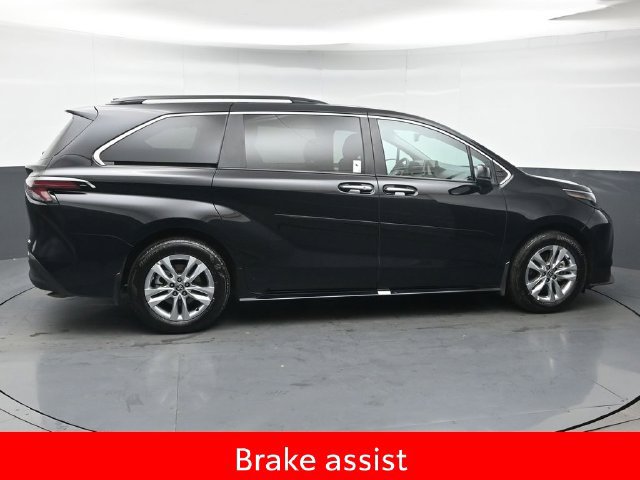 Certified 2026 Toyota Sienna XLE AWD/4WD image 8