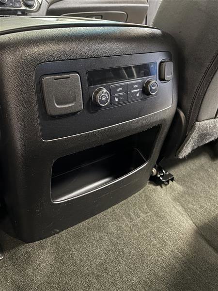 Used 2018 Chevrolet Suburban Premier image 20