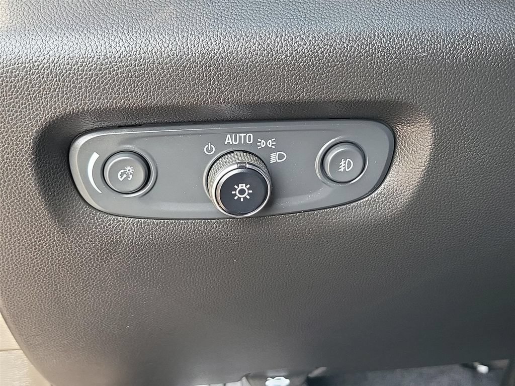 Used 2021 Chevrolet Traverse LT FWD image 10