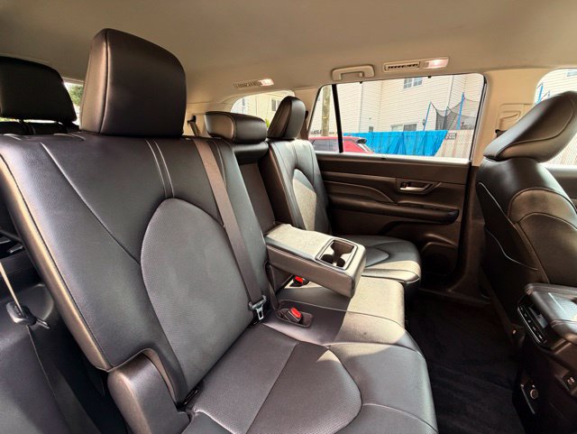 Used 2024 Toyota Grand Highlander AWD image 23
