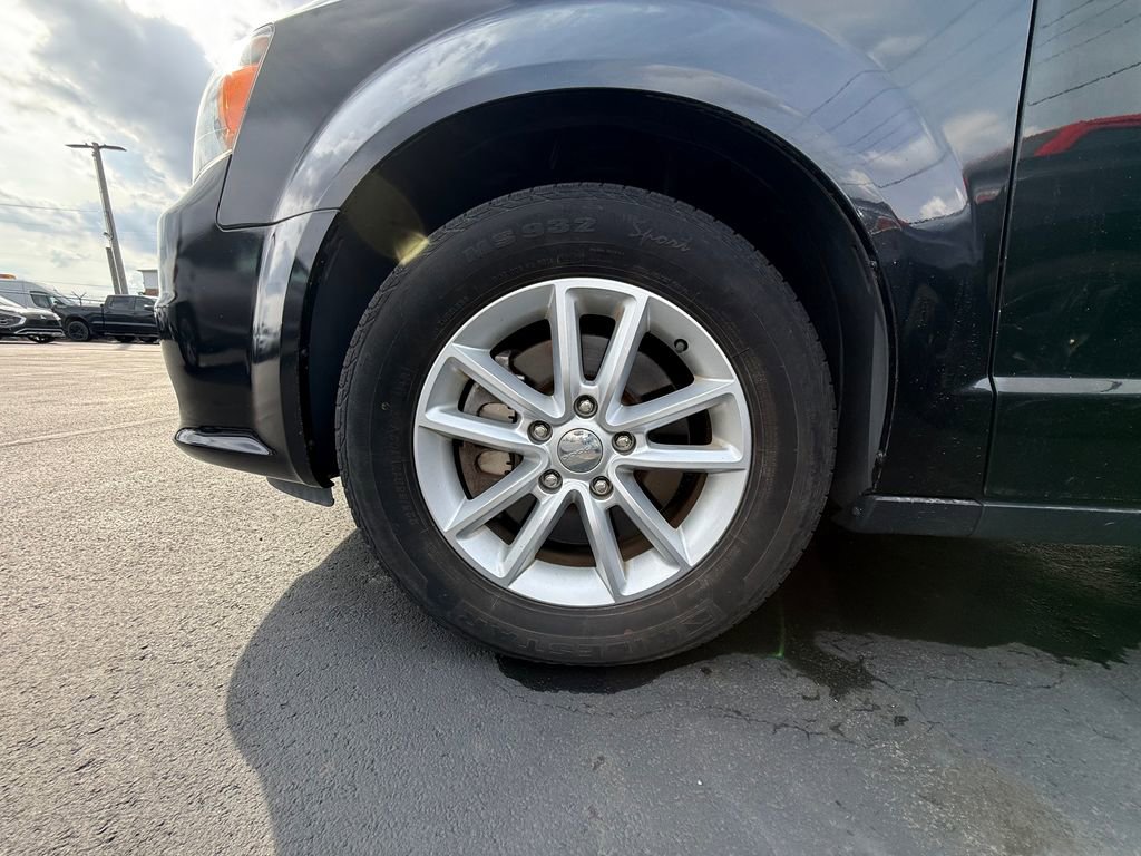 Used 2018 Dodge Grand Caravan SXT image 9