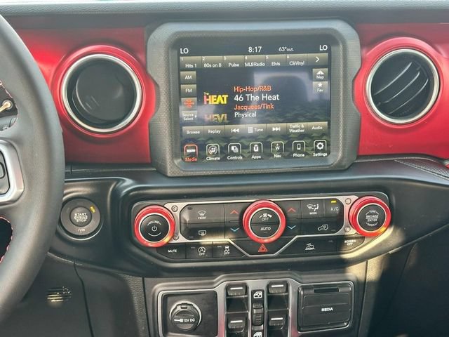 Used 2023 Jeep Gladiator Rubicon w/ LED Lighting Group AWD/4WD image 13