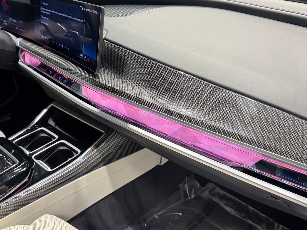 Used 2023 BMW 760i xDrive w/ Executive Package image 29