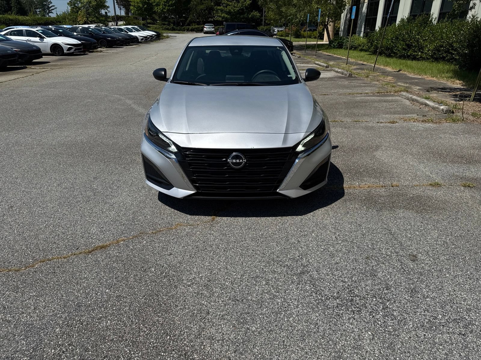 Used 2025 Nissan Altima 2.5 SV FWD image 7