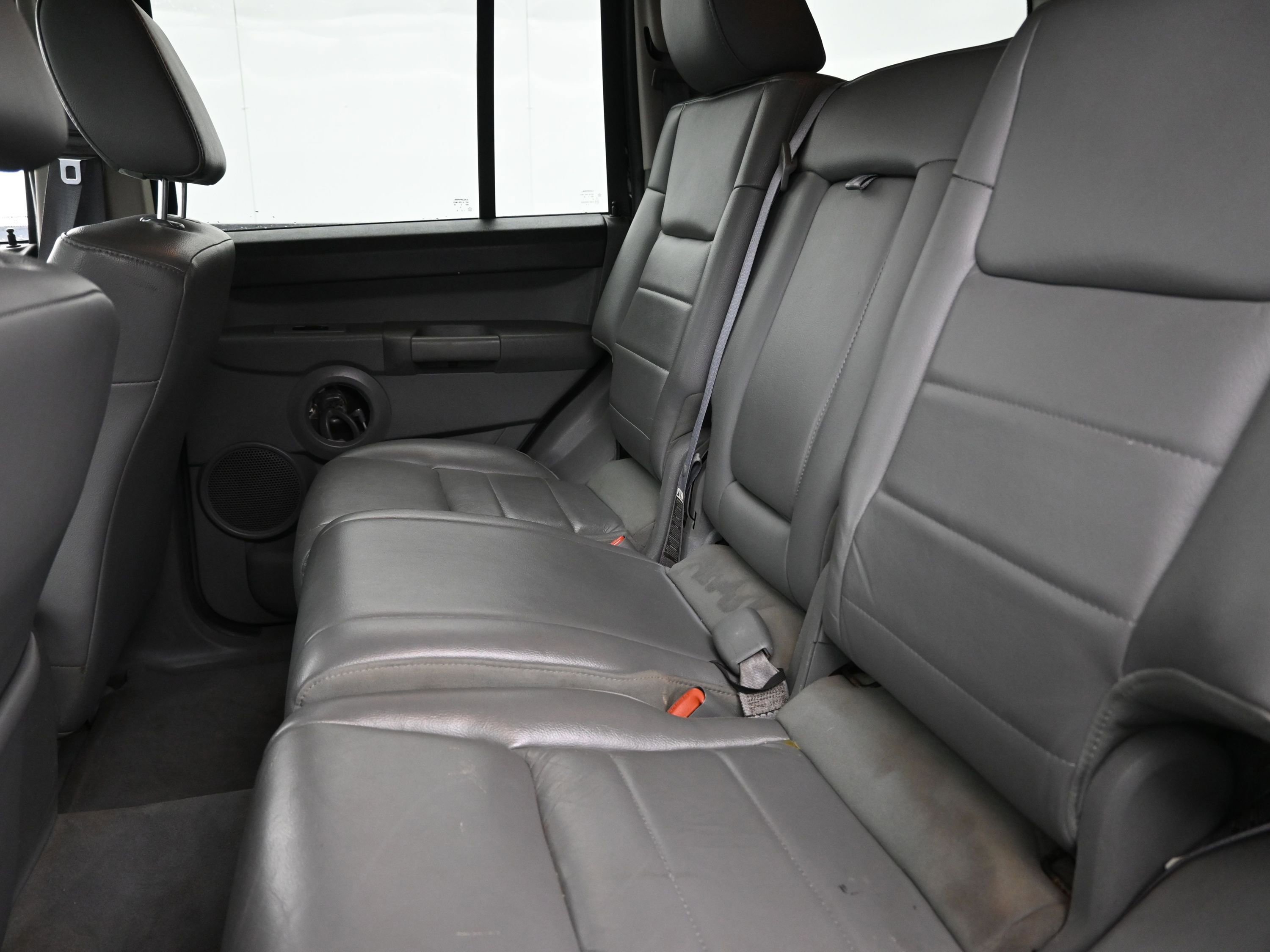 Used 2006 Jeep Commander 4WD image 19