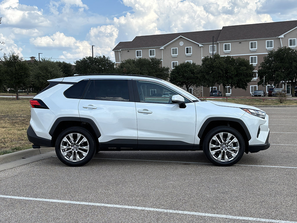 Certified 2025 Toyota RAV4 XLE Premium FWD image 5