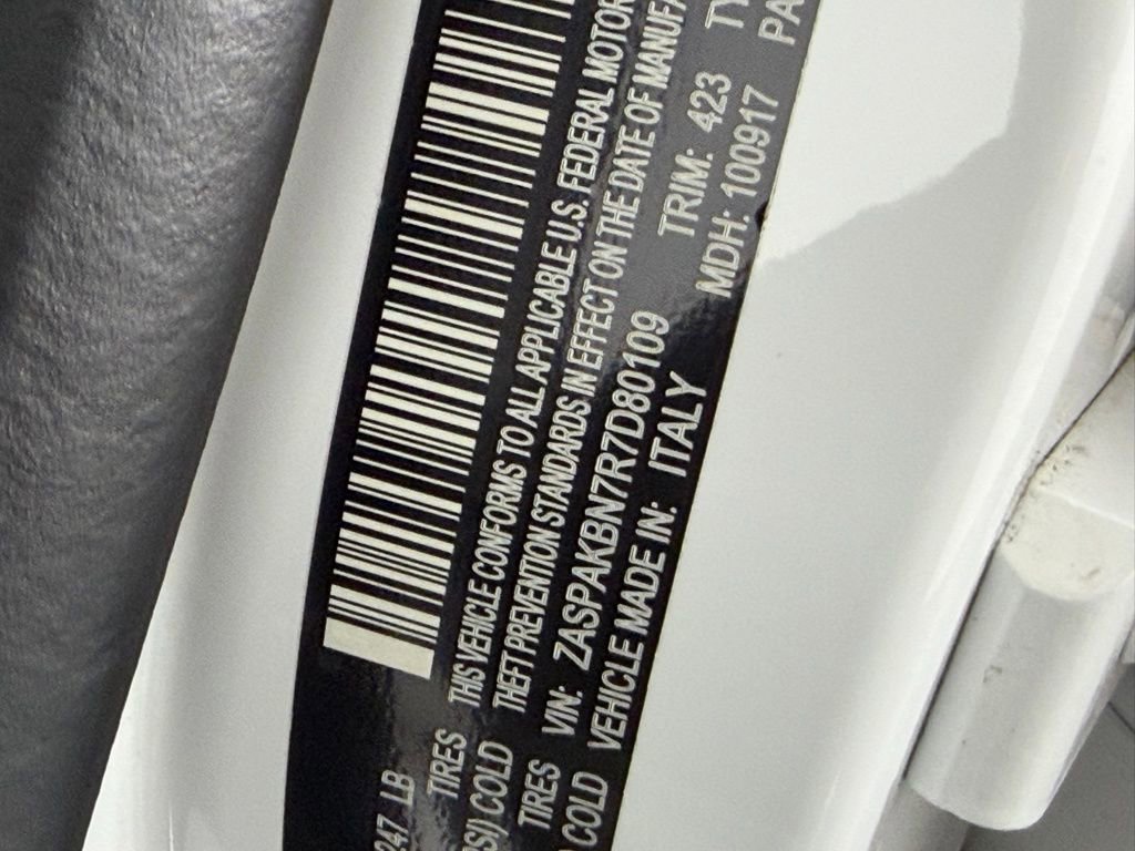 Used 2024 Alfa Romeo Stelvio Veloce image 39