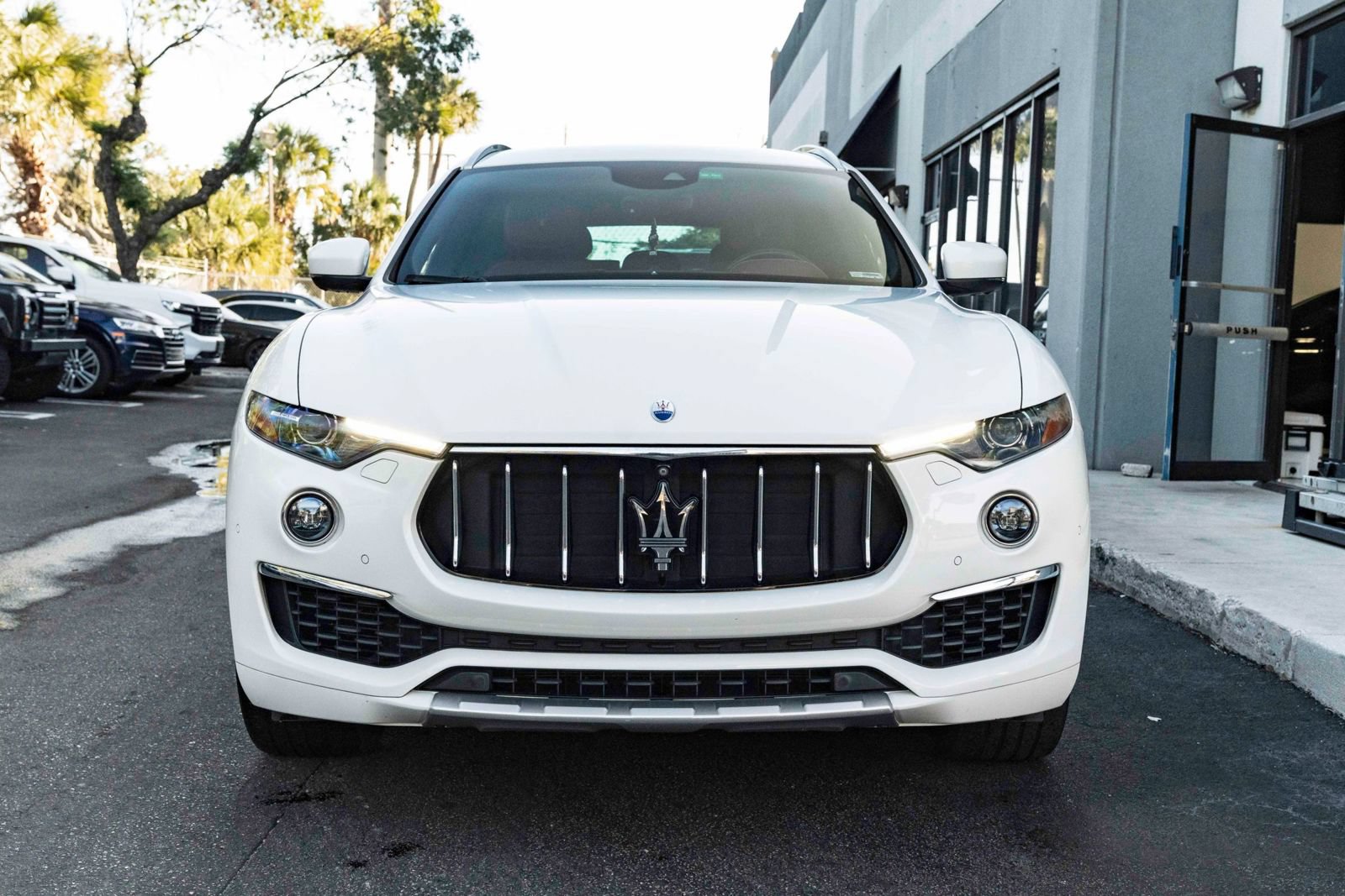 Used 2019 Maserati Levante GranLusso AWD/4WD image 3