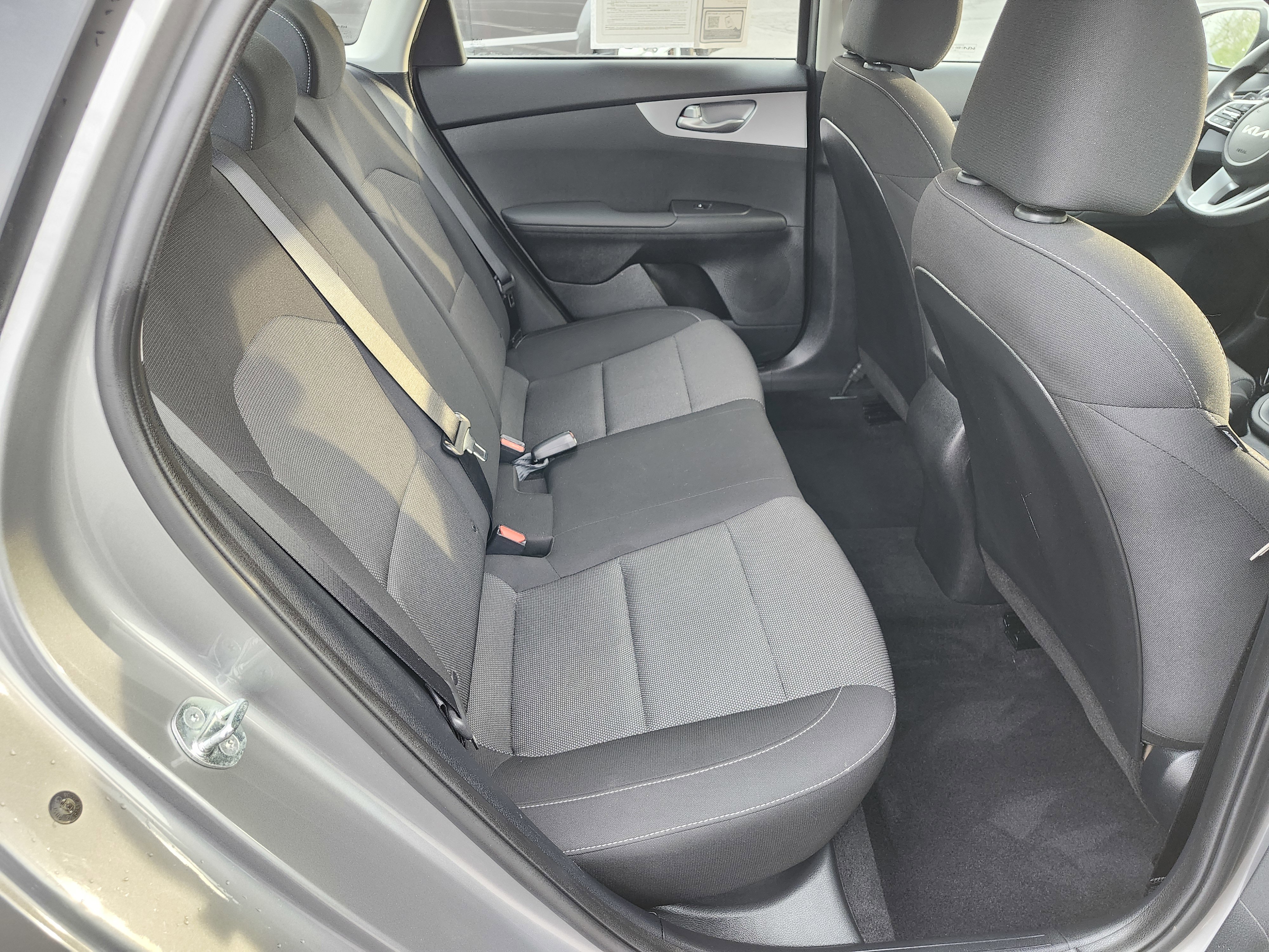 Used 2022 Kia Forte LXS FWD image 17
